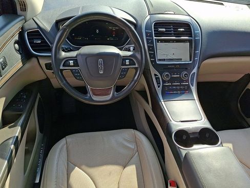 Used 2019 Lincoln Nautilus Reserve AWD/4WD image 11
