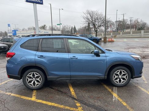 Certified 2023 Subaru Forester Premium w/ Popular Package #1 image 4