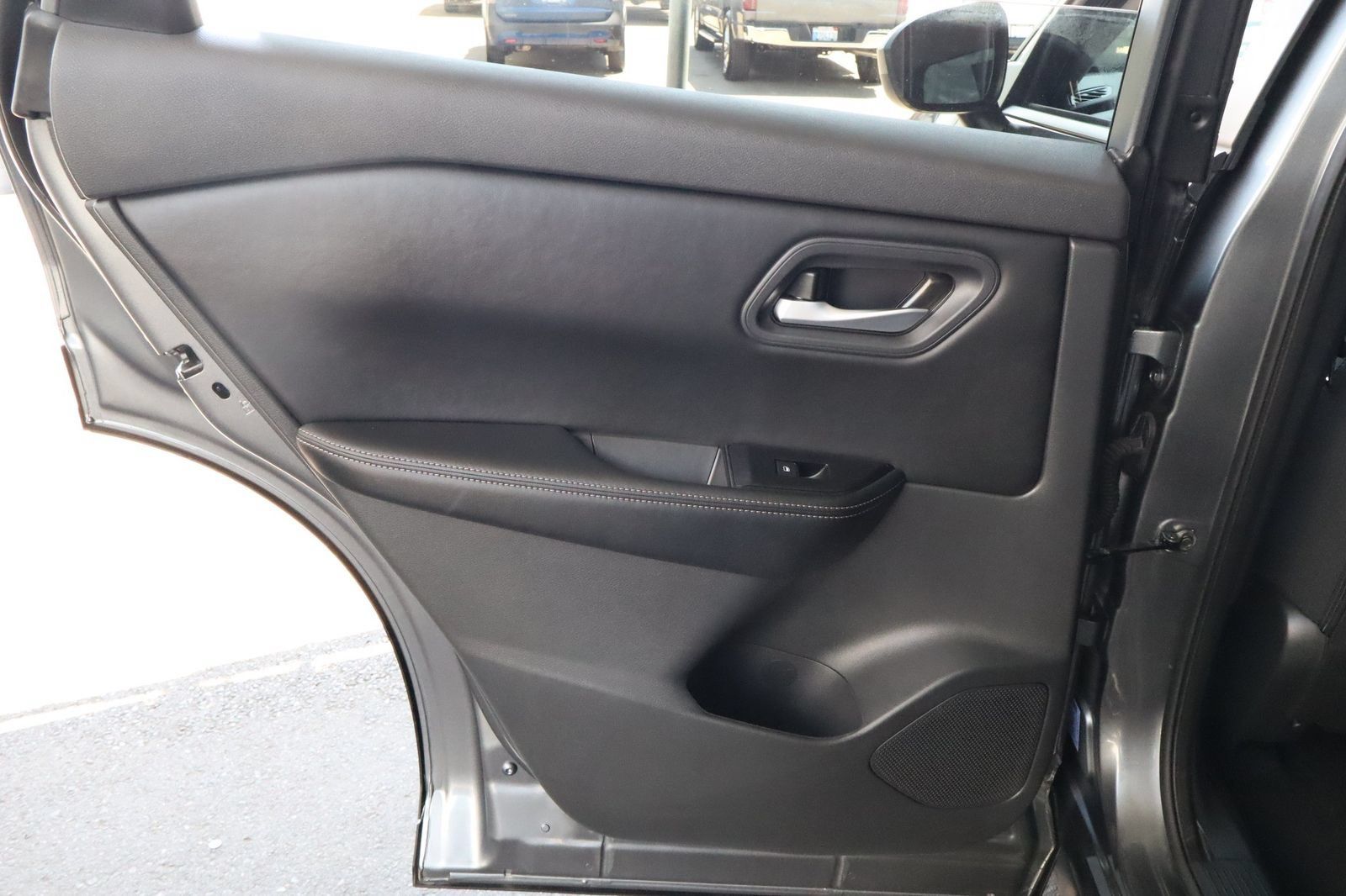Used 2026 Nissan Rogue SV FWD image 37