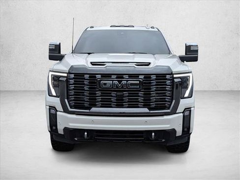 Used 2024 GMC Sierra 2500 Denali Ultimate AWD/4WD image 2