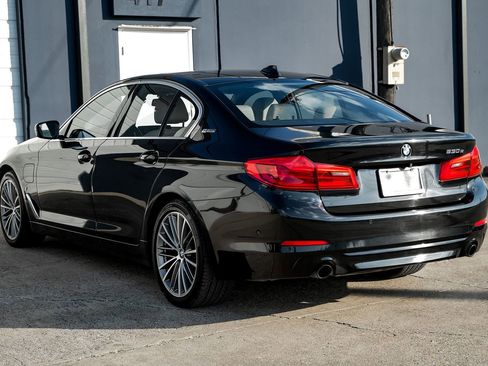 Used 2019 BMW 530e w/ Convenience Package image 11