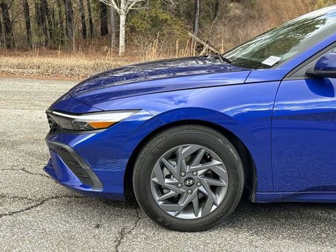 Used 2024 Hyundai Elantra SEL image 19