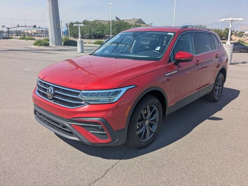 Used 2024 Volkswagen Tiguan SE AWD/4WD image 7