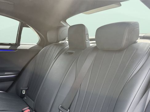 Used 2022 Mercedes-Benz S 580 4MATIC Sedan w/ AMG Line Package image 31