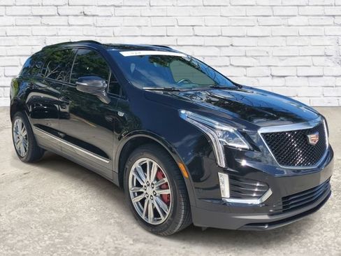 Certified 2023 Cadillac XT5 Sportv w/ Technology Package AWD/4WD image 5