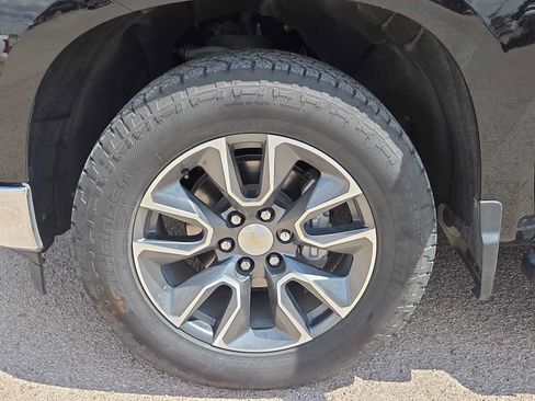 Used 2023 Chevrolet Silverado 1500 LT RWD image 12