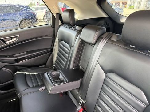 Used 2024 Ford Edge SEL w/ Convenience Package AWD/4WD image 16