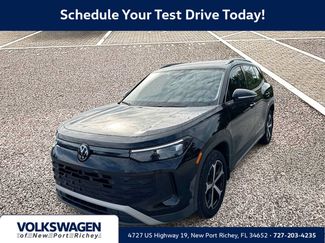 Used 2025 Volkswagen Tiguan SE FWD video 1
