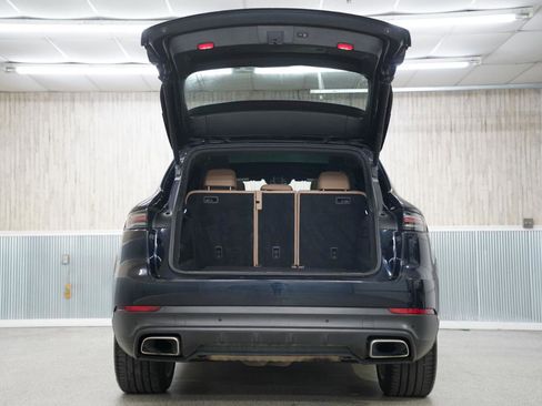 Used 2020 Porsche Cayenne image 40