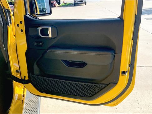 Used 2018 Jeep Wrangler Unlimited Rubicon AWD/4WD image 22