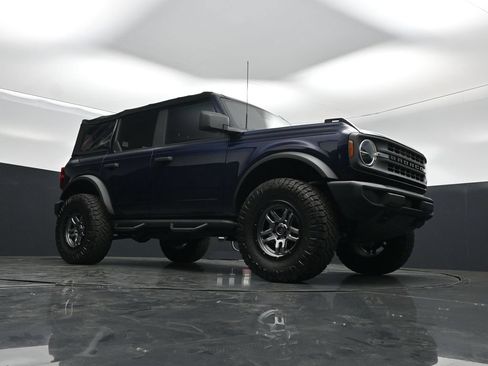 Certified 2021 Ford Bronco 4-Door AWD/4WD image 3