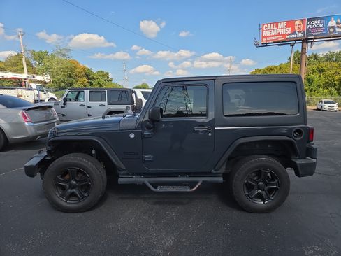 Used 2016 Jeep Wrangler Sport w/ Quick Order Package 24S AWD/4WD image 2