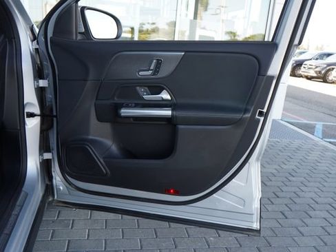 Used 2021 Mercedes-Benz GLA 250 image 17