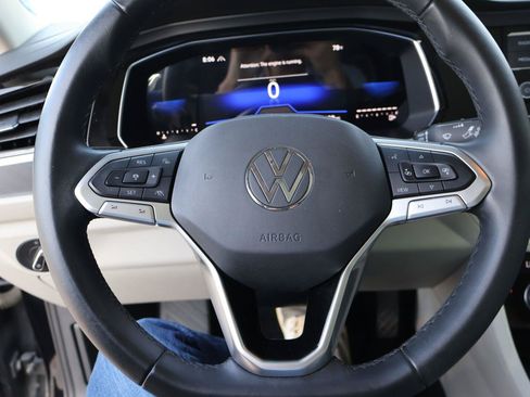Used 2023 Volkswagen Jetta SE w/ Panoramic Sunroof Package FWD image 27