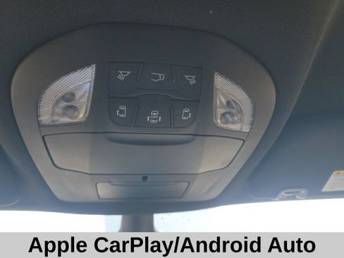 Used 2024 Chrysler Pacifica Touring FWD image 12