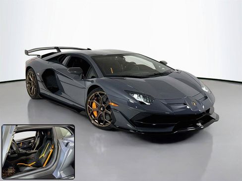 Used 2020 Lamborghini Aventador SVJ AWD/4WD image 2