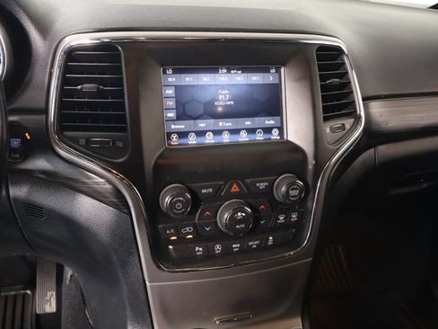 Used 2021 Jeep Grand Cherokee Laredo w/ Security & Convenience Group RWD image 5