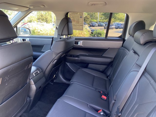 Used 2025 Hyundai Santa Fe SEL FWD image 18