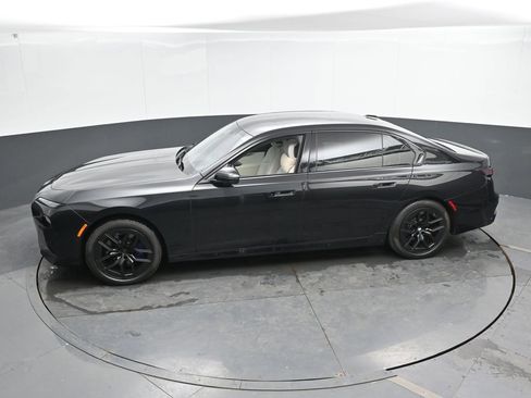 Used 2023 BMW 760i xDrive w/ Executive Package AWD/4WD image 43