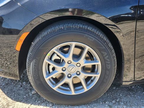 New 2026 Chrysler Pacifica Select image 7