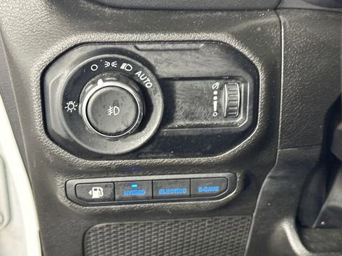 Used 2023 Jeep Wrangler Unlimited Sahara w/ Cold Weather Group image 19