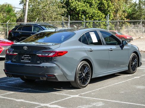 Used 2025 Toyota Camry SE FWD image 6