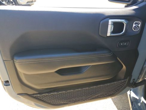 Used 2024 Jeep Wrangler Unlimited Sahara AWD/4WD image 21