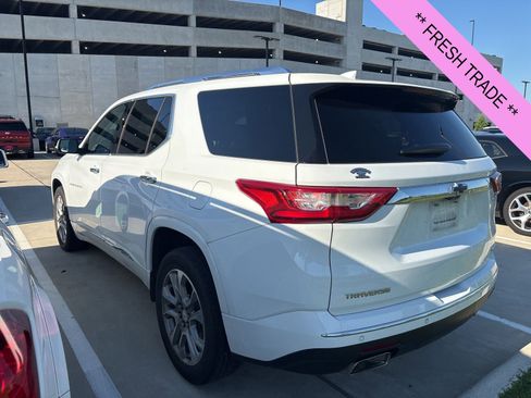 Used 2021 Chevrolet Traverse Premier w/ LPO, Floor Liner Package FWD image 6
