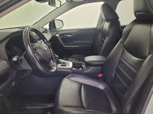 Used 2019 Toyota RAV4 XLE Premium w/ All Weather Liner Package AWD/4WD image 17