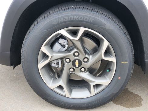 New 2026 Chevrolet Trax LT w/ Driver Confidence Package image 9