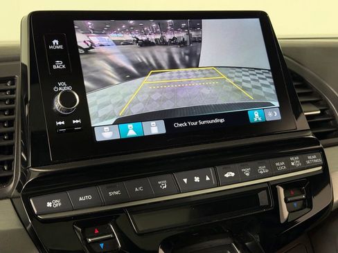 Used 2025 Honda Odyssey Sport-L image 18