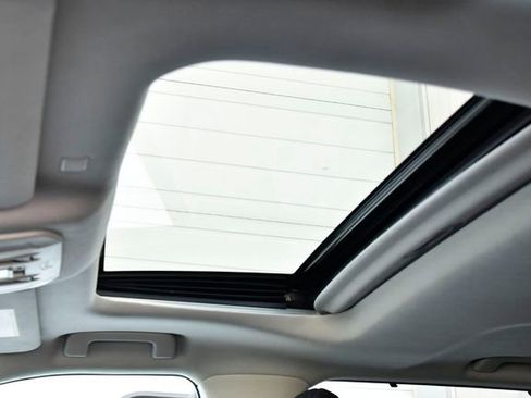 Certified 2021 Toyota Highlander XLE image 11