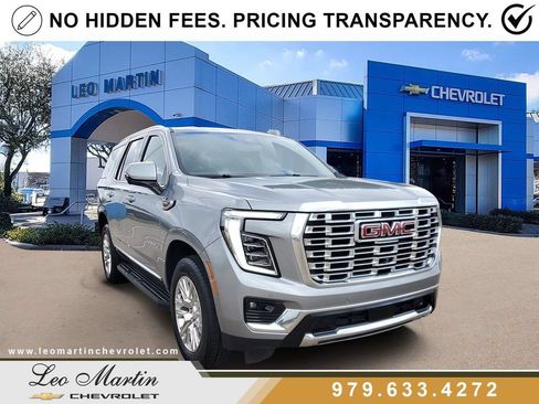 Used 2025 GMC Yukon Denali AWD/4WD image 3