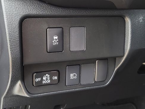 Used 2020 Toyota Tacoma SR5 RWD image 24