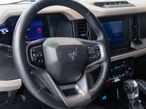 Used 2022 Ford Bronco Wildtrak image 13