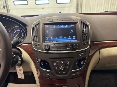 Used 2016 Buick Regal image 16