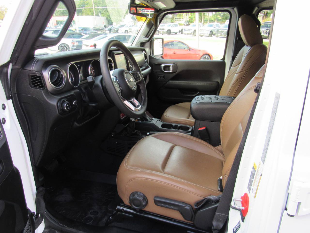Used 2023 Jeep Gladiator Rubicon w/ Cold Weather Group AWD/4WD image 18