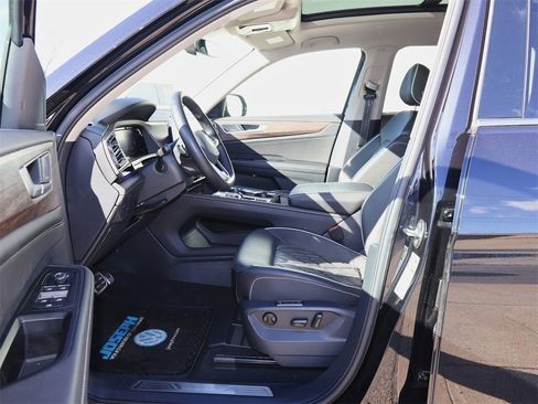 Certified 2025 Volkswagen Atlas SEL Premium R-Line image 12