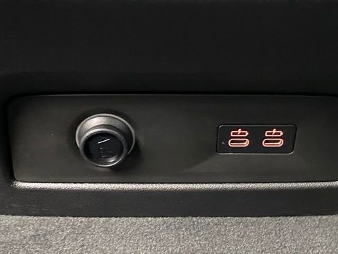 Used 2026 BMW X5 xDrive40i w/ M Sport Package image 26