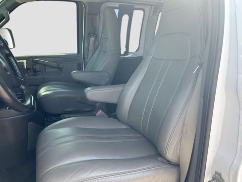 Used 2021 GMC Savana 2500 w/ Driver Convenience Package image 19