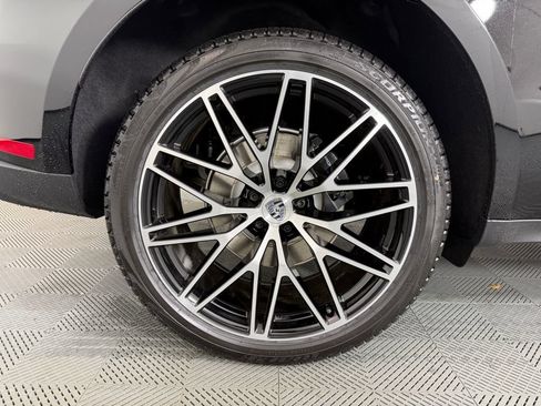 Certified 2026 Porsche Macan AWD/4WD image 13