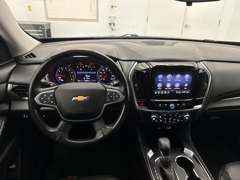 Used 2021 Chevrolet Traverse LT FWD image 17