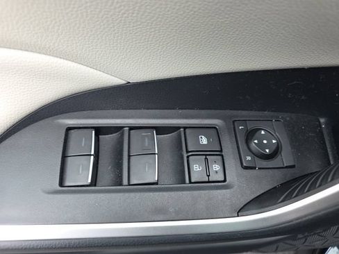 Used 2024 Toyota RAV4 XLE w/ Convenience Package AWD/4WD image 25