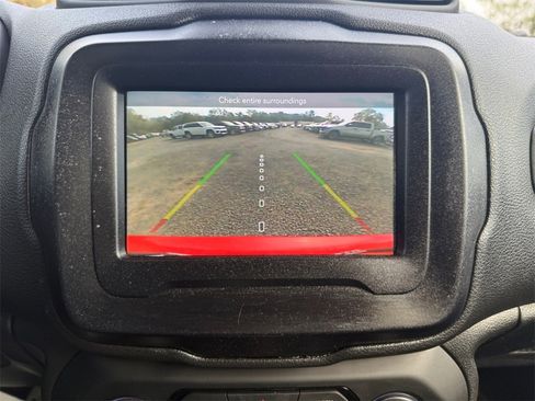 Certified 2018 Jeep Renegade Sport w/ Power & Air Group image 32