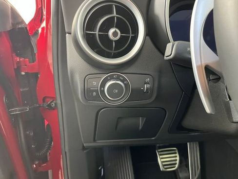 Used 2025 Alfa Romeo Stelvio Sprint image 19