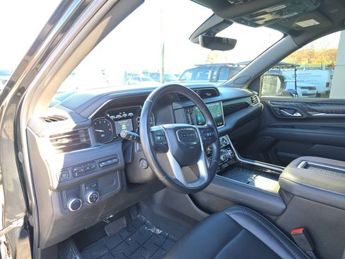 Used 2021 GMC Yukon Denali w/ Denali Premium Package image 24