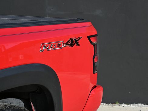 Used 2022 Nissan Frontier PRO-4X w/ Pro-4X Premium Package image 10