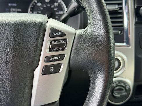 Used 2021 Nissan Titan SV w/ SV Convenience Package AWD/4WD image 17