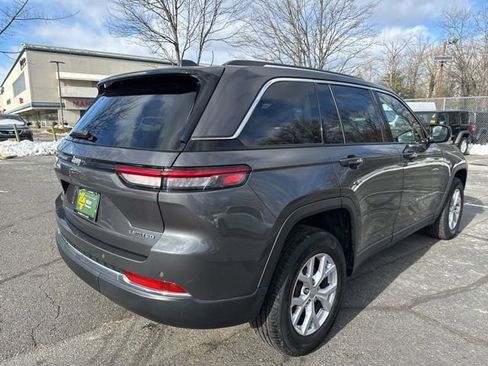 Used 2022 Jeep Grand Cherokee Limited image 16