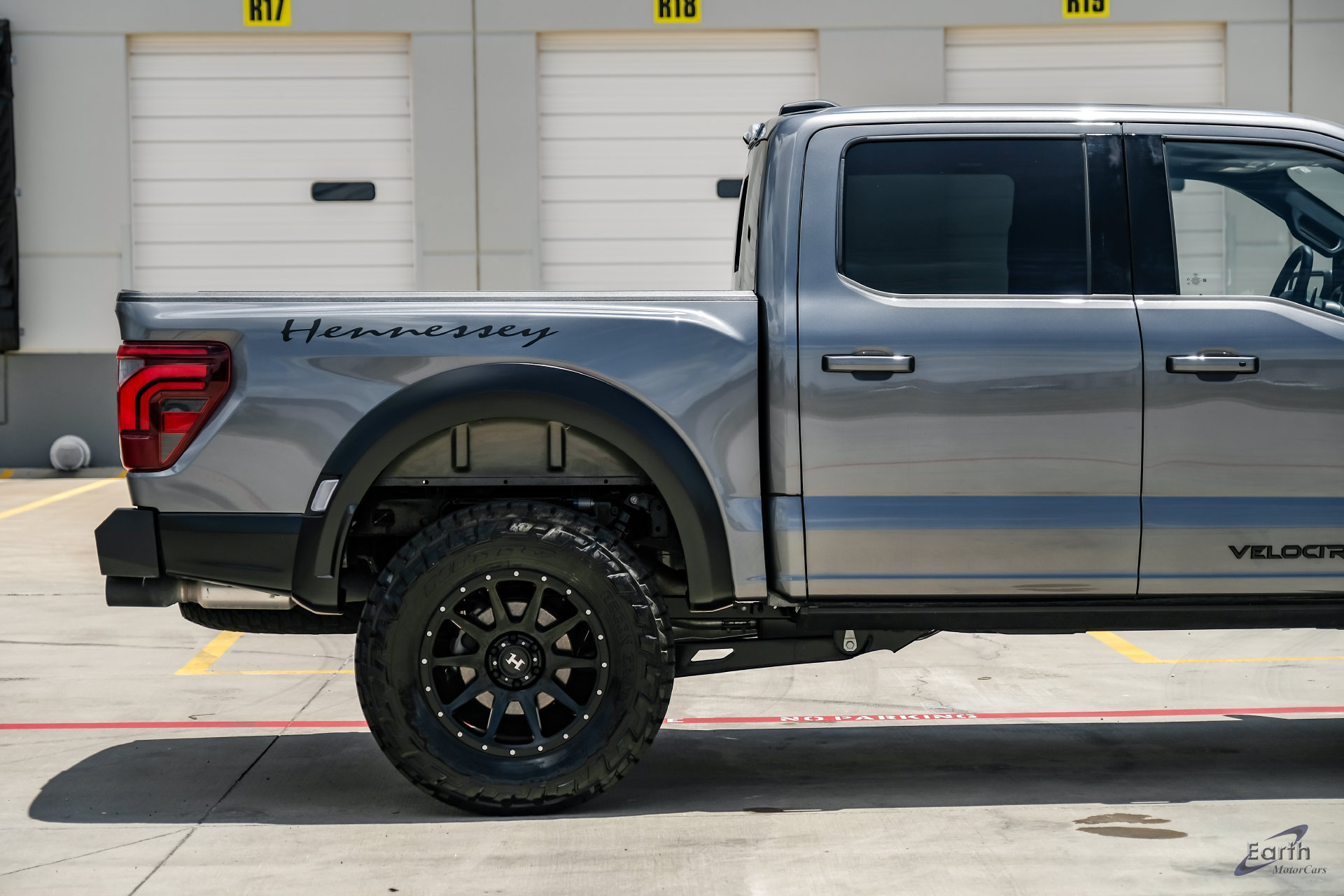 Used 2025 Ford F150 Raptor w/ Equipment Group 803A Raptor R AWD/4WD image 27